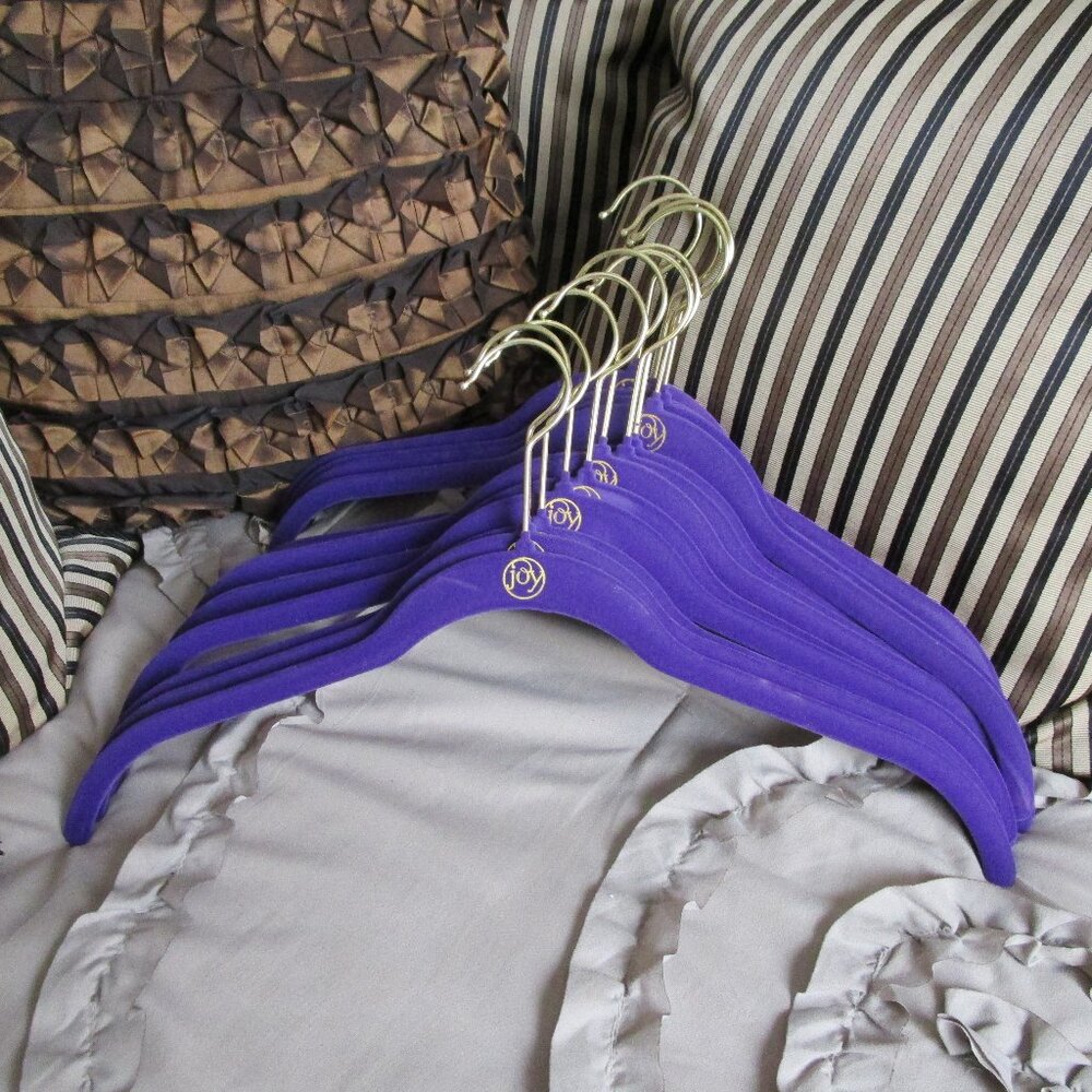 lot of velvet flocked hangers